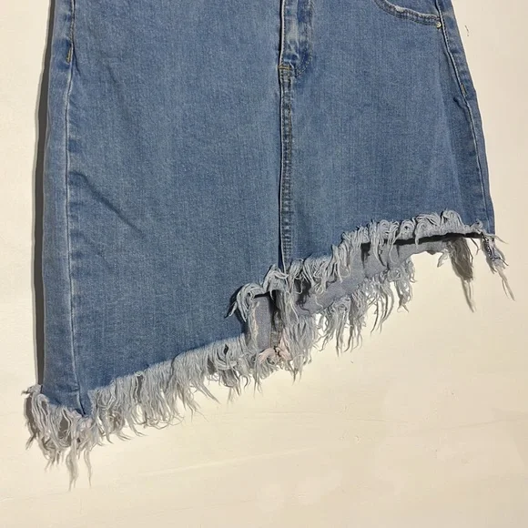 Papaya High-Rise Asymmetrical Frayed Medium Wash Denim Skirt Size Large - Picture 3 of 8